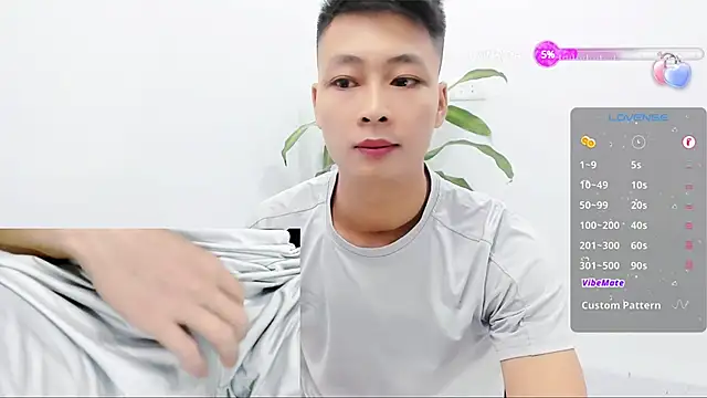 Snapshot of Naughty--asian chatting on December 23, 5:49 am Naughty--asian online show from December 23, 5:49 am