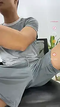 Snapshot of Naughty--asian chatting on December 31, 3:42 pm Naughty--asian online show from December 31, 3:42 pm