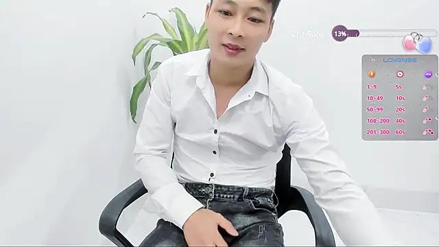 Snapshot of Naughty--asian chatting on January 10, 5:58 am Naughty--asian online show from January 10, 5:58 am