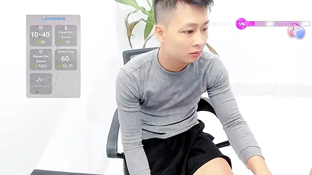 Snapshot of Naughty--asian chatting on January 26, 5:45 am Naughty--asian online show from January 26, 5:45 am