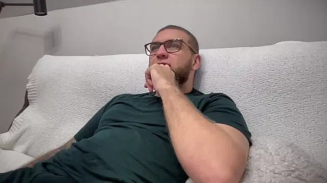Snapshot of Bear_bear_ chatting on December 7, 1:07 pm Bear bear online show from December 7, 1:07 pm