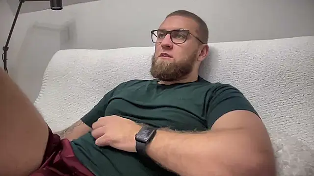 Snapshot of Bear_bear_ chatting on December 6, 2:28 pm Bear bear online show from December 6, 2:28 pm