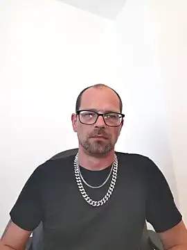 Adrian4711 online show from June 1, 9:53 am