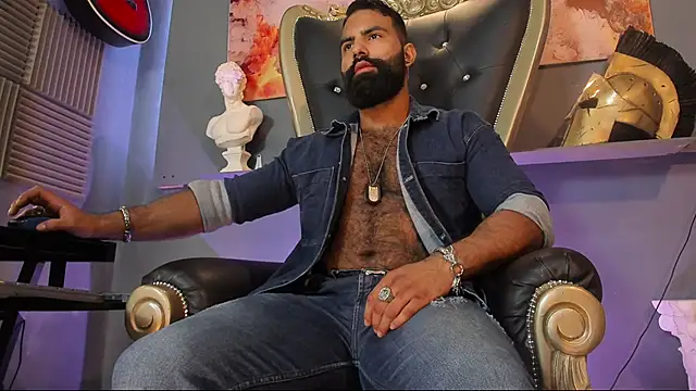Snapshot of BeardAndrew chatting on February 7, 2:29 am BeardAndrew online show from February 7, 2:29 am