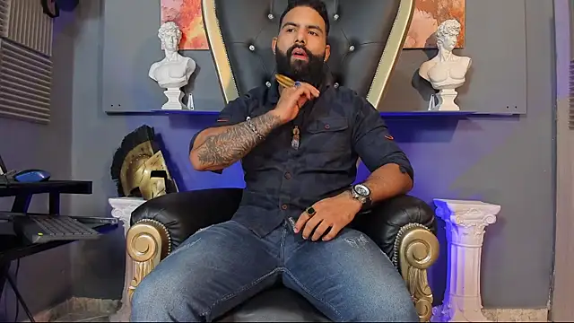 Snapshot of BeardAndrew chatting on December 11, 2:00 am BeardAndrew online show from December 11, 2:00 am