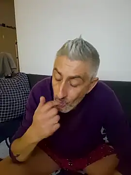 cuci45 online show from November 23, 9:59 pm