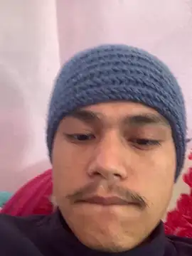 Hullax online show from December 17, 4:53 am