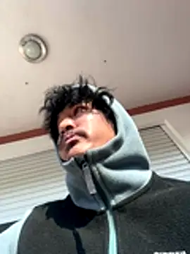 juniiorre online show from November 4, 10:05 am