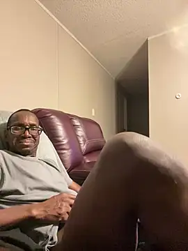 Snapshot of BigDickGranddaddy chatting on January 1, 12:00 pm BigDickGranddaddy online show from January 1, 12:00 pm