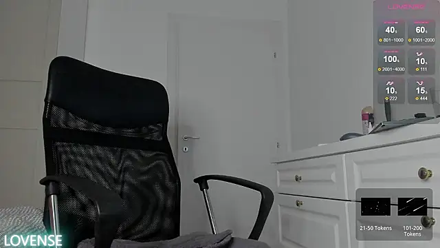 MichaelMasterss online show from March 15, 10:38 pm