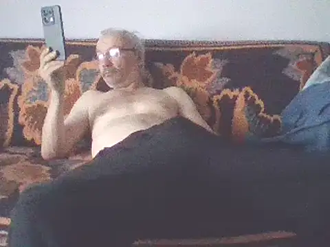 cumloverboyxx69 online show from December 16, 4:13 am