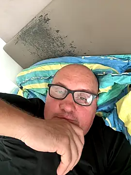 Snapshot of vanjbi45 chatting on September 19, 10:04 am vanjbi45 online show from September 19, 10:04 am
