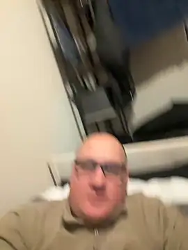 vanjbi45 online show from October 18, 5:01 am