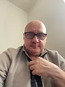 Snapshot of vanjbi45 chatting on February 21, 8:50 am vanjbi45 online show from February 21, 8:50 am
