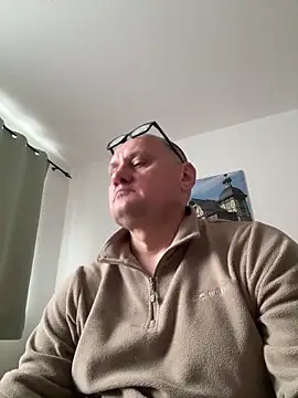 vanjbi45 online show from October 31, 2:20 pm