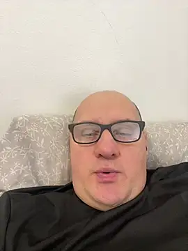 Snapshot of vanjbi45 chatting on February 23, 8:11 am vanjbi45 online show from February 23, 8:11 am