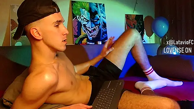 Snapshot of Midnighter_ chatting on December 26, 12:38 pm Midnighter  online show from December 26, 12:38 pm