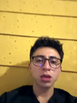 Snapshot of CamiRojas_boy chatting on September 23, 4:34 am CamiRojas boy online show from September 23, 4:34 am