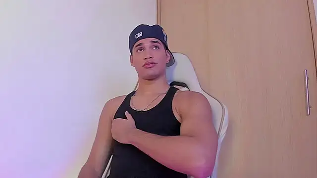 Snapshot of Jimmy_Leeh_ chatting on December 14, 9:35 pm Jimmy Leeh online show from December 14, 9:35 pm