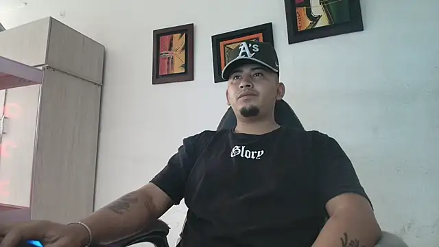 myke andrade online show from November 26, 2:42 pm