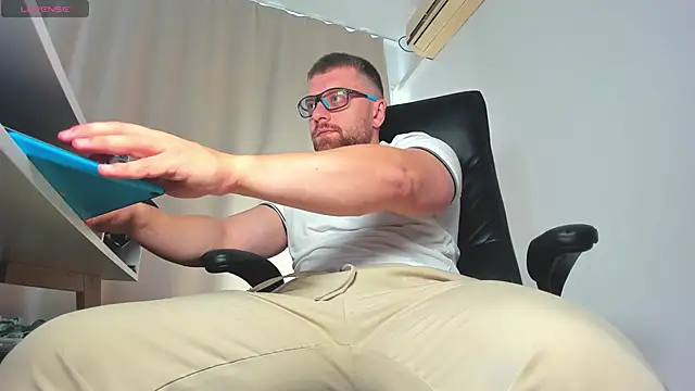 Findom guy online show from October 17, 1:26 pm