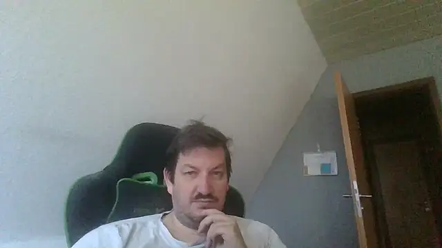 Snapshot of Golffahrer1982 chatting on October 26, 10:06 am Golffahrer1982 online show from October 26, 10:06 am