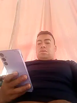 Snapshot of Diego_leon27 chatting on February 14, 2:23 pm Diego leon27 online show from February 14, 2:23 pm