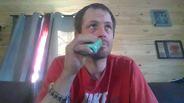 Snapshot of KBONE36 chatting on March 9, 9:57 pm KBONE36 online show from March 9, 9:57 pm