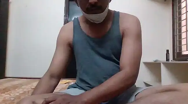Snapshot of hydhunk29 chatting on January 14, 6:45 am hydhunk29 online show from January 14, 6:45 am