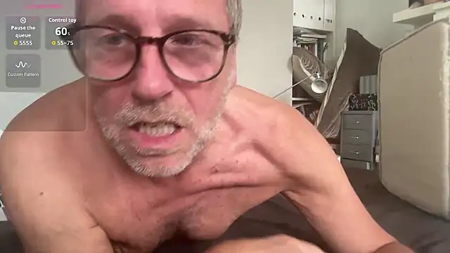 Snapshot of drefman chatting on September 17, 1:01 pm drefman online show from September 17, 1:01 pm