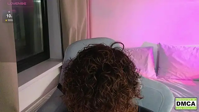 cute thomas online show from October 13, 7:20 pm