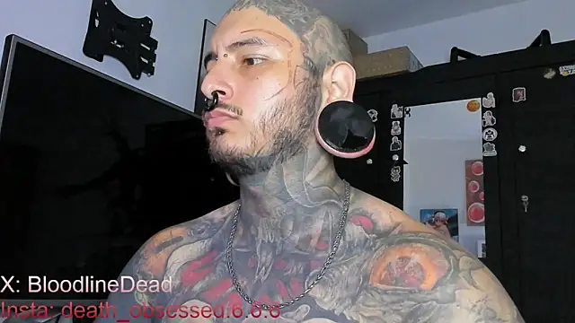 Snapshot of DEATHINK666XX chatting on March 11, 7:03 pm DEATHINK666XX online show from March 11, 7:03 pm