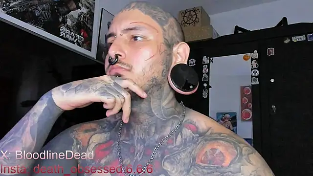 Snapshot of DEATHINK666XX chatting on March 18, 6:17 pm DEATHINK666XX online show from March 18, 6:17 pm