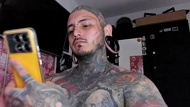 Snapshot of DEATHINK666XX chatting on December 13, 8:37 pm DEATHINK666XX online show from December 13, 8:37 pm