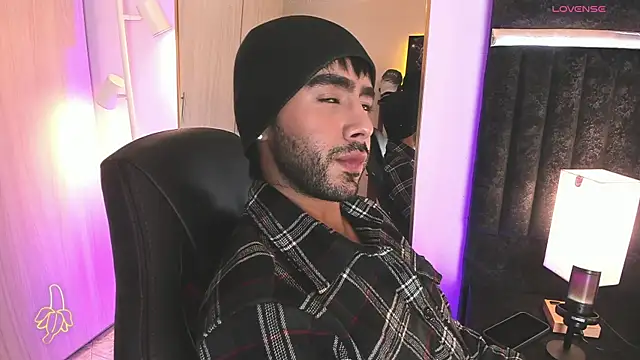 ItsMeEros online show from April 20, 11:40 pm