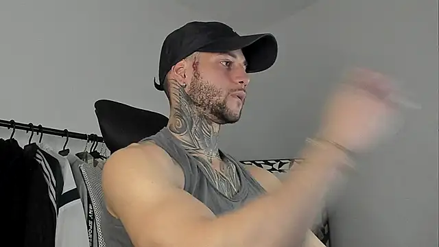  jamesleandros1 online show from October 10, 11:08 pm