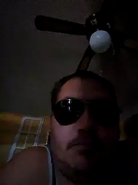 Snapshot of valhallacouple420 chatting on September 15, 12:02 am valhallacouple420 online show from September 15, 12:02 am