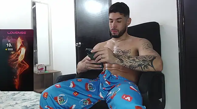 danielconor 26 online show from February 9, 2:50 pm