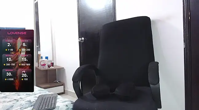 danielconor 26 online show from February 1, 2:45 pm