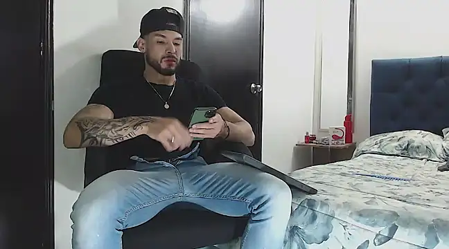 danielconor 26 online show from December 27, 12:50 am