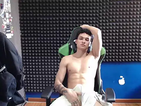 Curly Angel24 online show from February 26, 7:04 pm