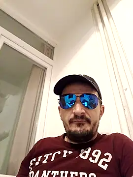 Snapshot of Adriandan1982 chatting on September 22, 9:36 pm Adriandan1982 online show from September 22, 9:36 pm