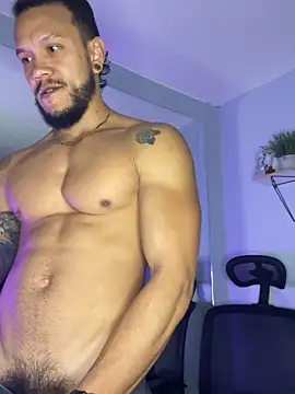 ARON TAYLER01 online show from November 13, 10:42 am