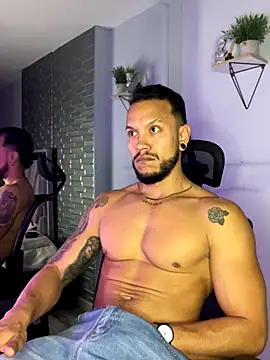 ARON TAYLER01 online show from November 18, 10:41 am