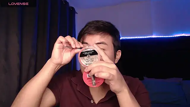 andrewmhilton  online show from March 13, 5:37 am