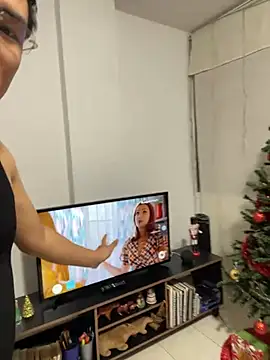 andrewmhilton  online show from December 13, 3:49 am