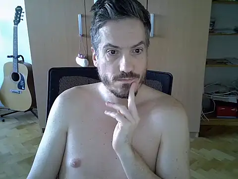 Snapshot of delayclose_ chatting on March 2, 3:52 pm delayclose online show from March 2, 3:52 pm