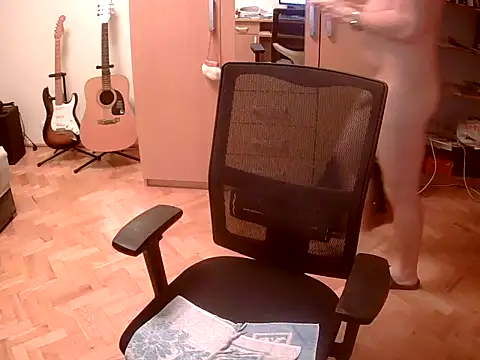 Snapshot of delayclose_ chatting on January 13, 5:02 pm delayclose online show from January 13, 5:02 pm