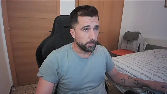 alex877x online show from October 18, 7:35 am