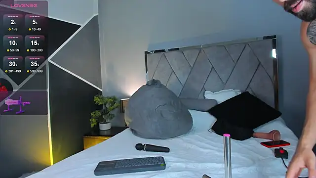 Markbrown online show from October 15, 7:21 pm